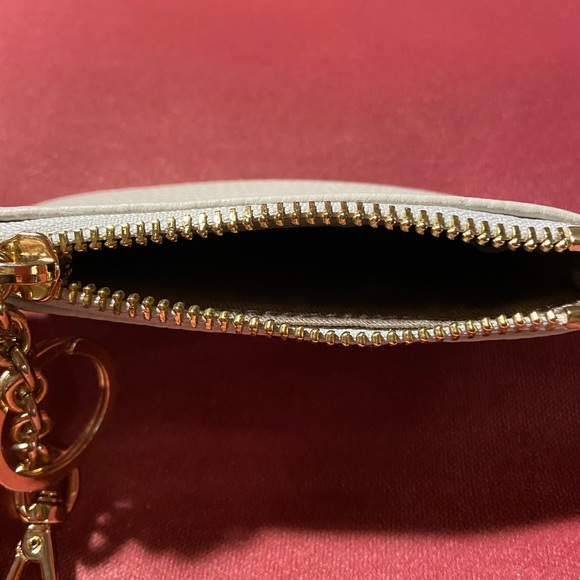 Authentic Angela Roi cream ‘cloud’ pouch change card purse - Picture 8 of 8